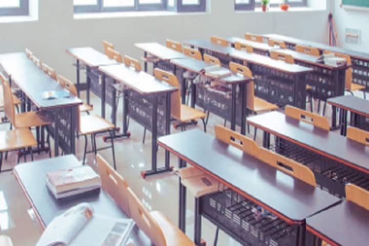Rayat Shikshan Sanstha's Mahatma Phule Mahavidyalaya campus in Pune, Maharashtra, India — photo 2