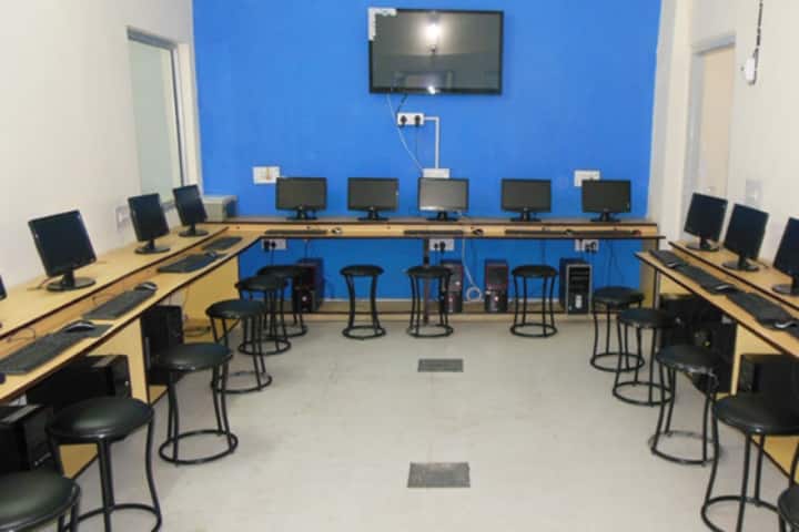 Helios College campus in Ujjain, Madhya Pradesh, India — photo 2