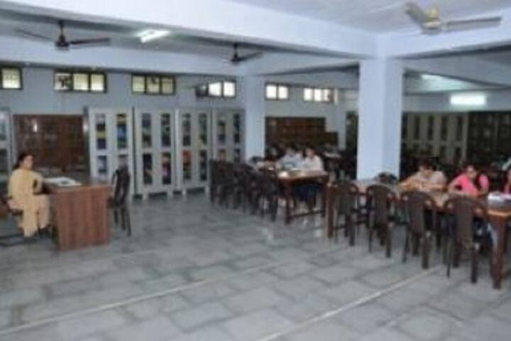 Shree Lakshmi Narayan Ayurvedic College campus in Amritsar, Punjab, India — photo 5