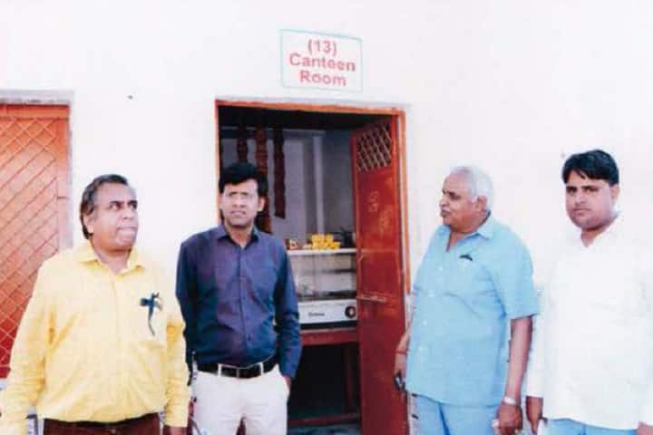 Pt Shravan Kumar Dwivedi Suneeta Dwivedi Medical College of Pharmacy campus in Jalaun, Uttar Pradesh, India — photo 2