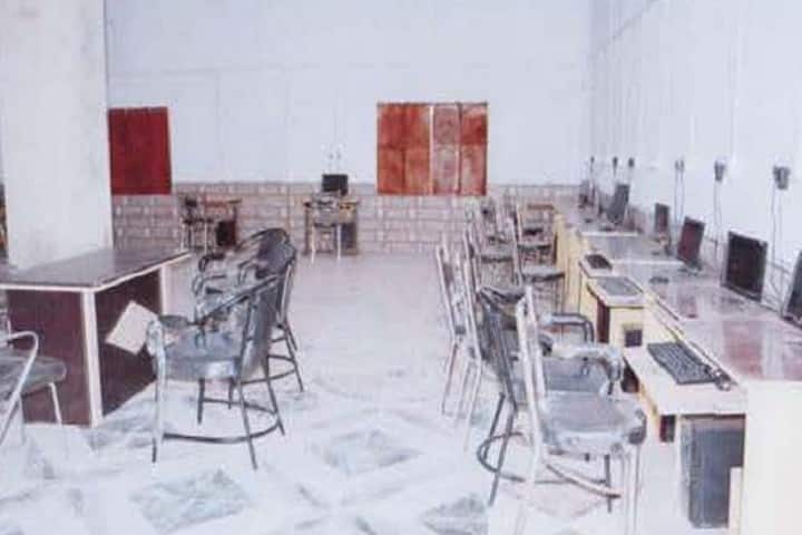 Pt Shravan Kumar Dwivedi Suneeta Dwivedi Medical College of Pharmacy campus in Jalaun, Uttar Pradesh, India — photo 3