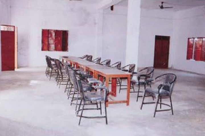 Pt Shravan Kumar Dwivedi Suneeta Dwivedi Medical College of Pharmacy campus in Jalaun, Uttar Pradesh, India — photo 4