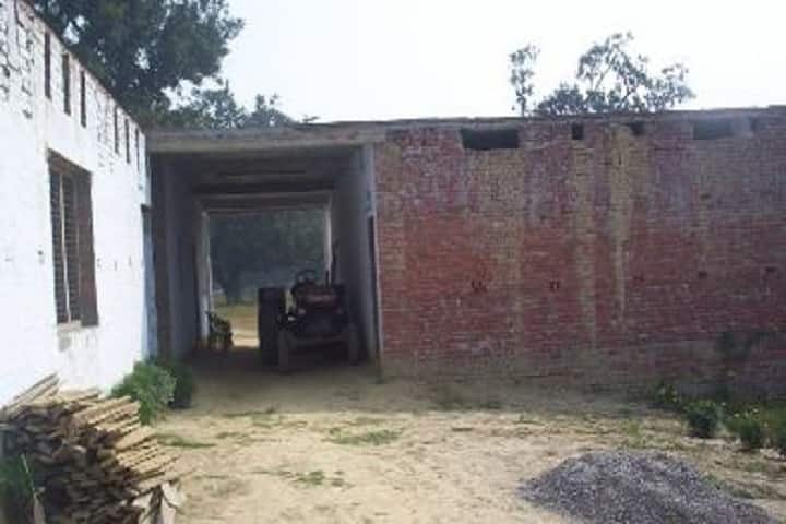Parashuram Verma Smarak Mahila Mahavidyalaya campus in Faizabad, Uttar Pradesh, India — photo 2