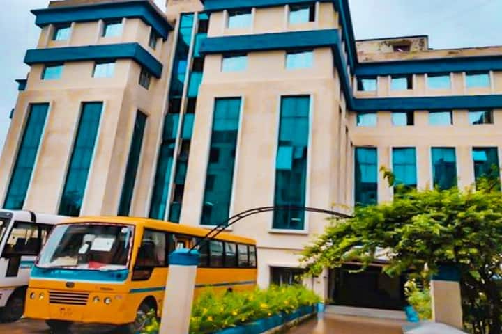 Apollo College of Nursing campus in Kolkata, West Bengal, India — photo 1