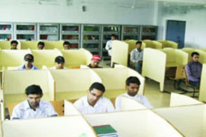 Ram Gopal College of Pharmacy campus in Gurgaon, Haryana, India — photo 3