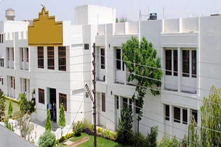 Pioneer Girl's Degree College campus in Lucknow, Uttar Pradesh, India — photo 1