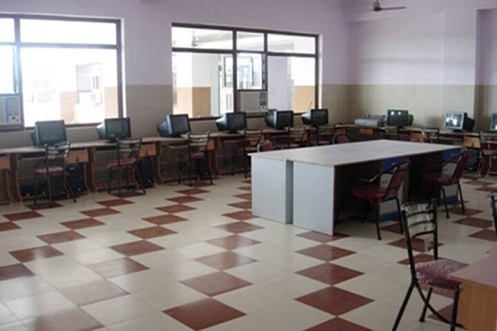 Pioneer Girl's Degree College campus in Lucknow, Uttar Pradesh, India — photo 4