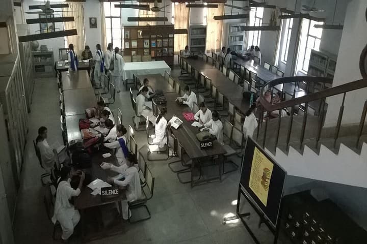 Munna Lal and Jai Narayan Khemka Girls College campus in Saharanpur, Uttar Pradesh, India — photo 2