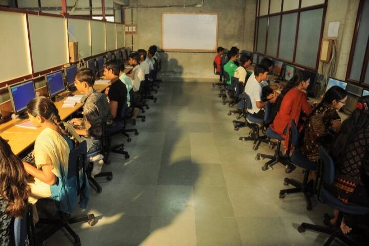Swami Sachchidanand Polytechnic College campus in Visnagar, Gujarat, India — photo 5