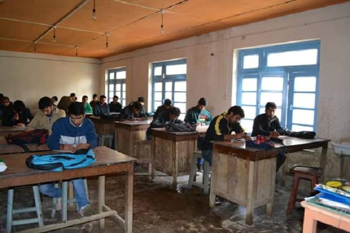 Amar Singh College campus in Srinagar, Jammu and Kashmir, India — photo 2
