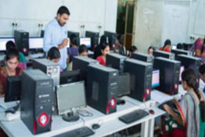 Kakatiya Mahila PG College campus in Hanamkonda, Telangana, India — photo 4
