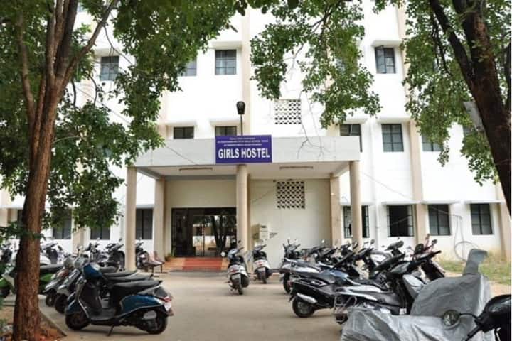 Sri Padmavathi Medical College for Women campus in Tirupati, Andhra Pradesh, India — photo 3