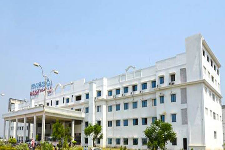 Santhiram Medical College and General Hospital campus in Nandyal, Andhra Pradesh, India — photo 1