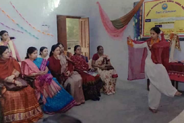 Mahila Mahavidyalaya PG College campus in Kanpur, Uttar Pradesh, India — photo 3