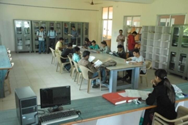 R H Patel College of Pharmacy campus in Dahemi, Gujarat, India — photo 4
