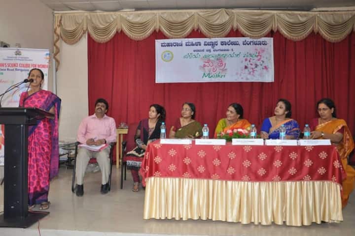Maharani's Science College for Women campus in Bangalore, Karnataka, India — photo 4