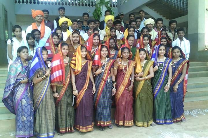 Government First Grade College campus in Hubli, Karnataka, India — photo 3
