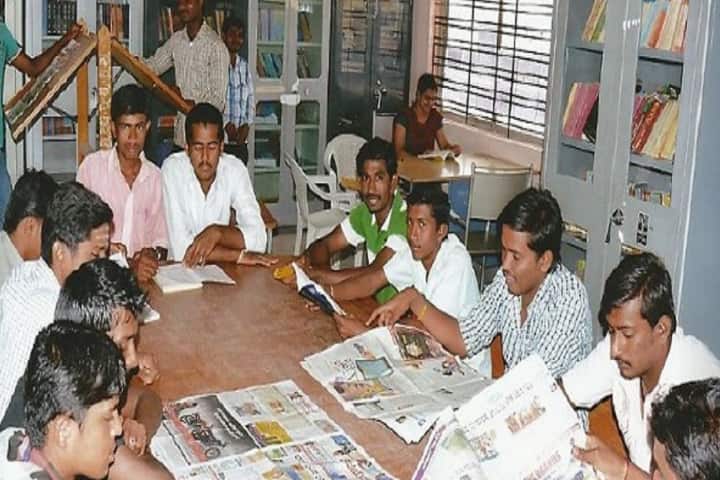 Government First Grade College campus in Belgaum, Karnataka, India — photo 3