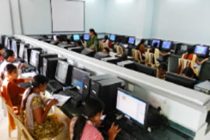 Government DB Girls PG Autonomous College campus in Raipur, Chhattisgarh, India — photo 4