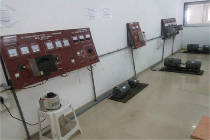 CU Shah Technical Institute of Diploma Studies campus in Wadhwan, Gujarat, India — photo 2