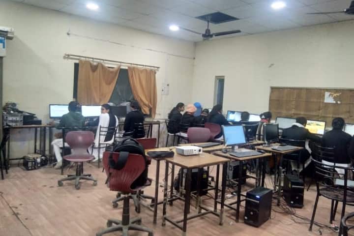 Smt Bhagwati Devi Jain Girls PG College campus in Agra, Uttar Pradesh, India — photo 2