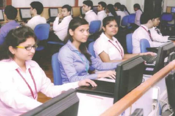 KNMIET Modinagar campus in Modinagar, Uttar Pradesh, India — photo 6