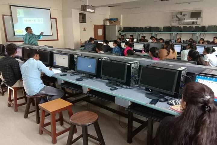 Pune Vidyarthi Grihas College of Science and Technology campus in Mumbai City, Maharashtra, India — photo 3