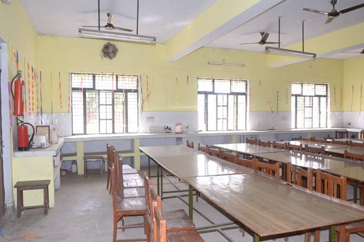 Deen Dayal Upadhyay Rajkeeya Mahavidyalaya campus in Allahabad, Uttar Pradesh, India — photo 3