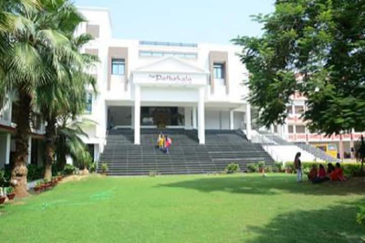 Sadanlal Sanwaldas Khanna Girls Degree College campus in Allahabad, Uttar Pradesh, India — photo 3