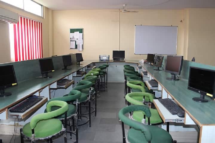 Lakhpati Devi Ram kishor Mahila Mahavidhyalaya campus in Basti, Uttar Pradesh, India — photo 1