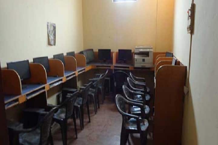 Kedar Nath Sanskrit Mahavidyalaya campus in Varanasi, Uttar Pradesh, India — photo 6