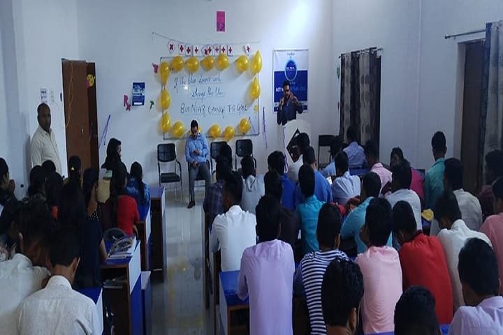 DR RML Institute of Pharmacy campus in Shahjahanpur, Uttar Pradesh, India — photo 2
