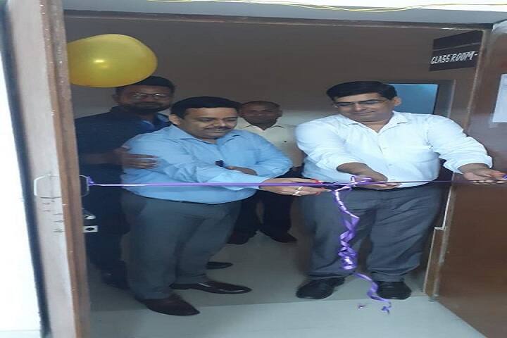 DR RML Institute of Pharmacy campus in Shahjahanpur, Uttar Pradesh, India — photo 4
