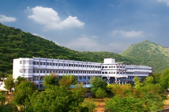 Christian College of Engineering and Technology campus in Dindigul, Tamil Nadu, India — photo 1
