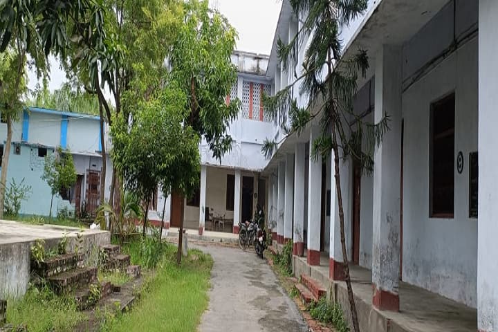 Manishi Mahila PG College campus in Sultanpur, Uttar Pradesh, India — photo 2