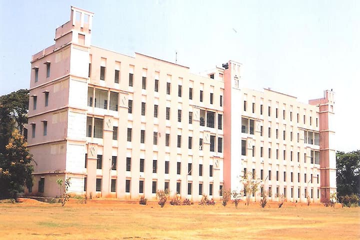 Sir CRR College PG Management Studies campus in Eluru, Andhra Pradesh, India — photo 3