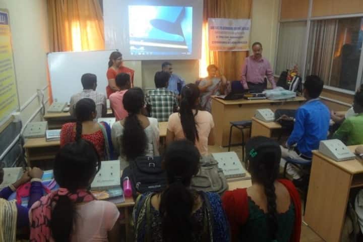 Government VYT PG Autonomous College campus in Durg, Chhattisgarh, India — photo 2
