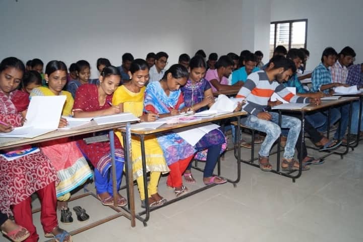 Shalivahana Degree College campus in Suryapet, Telangana, India — photo 1