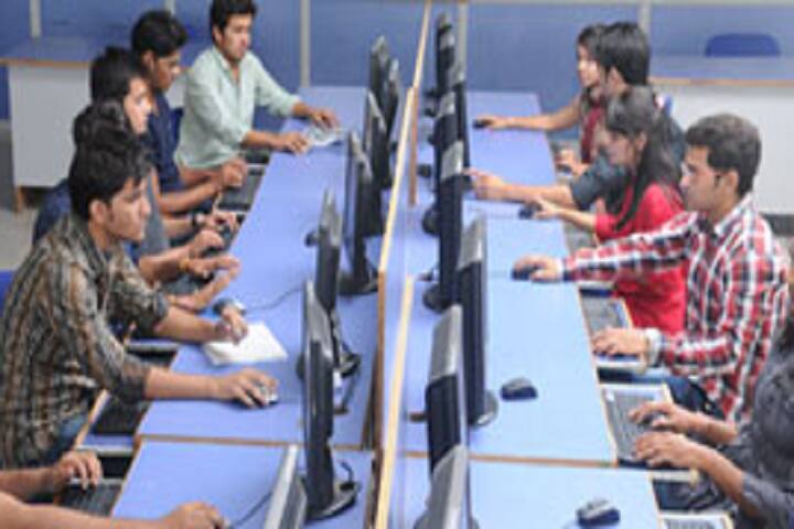 Merchant Institute of Diploma Studies campus in Mehsana, Gujarat, India — photo 4