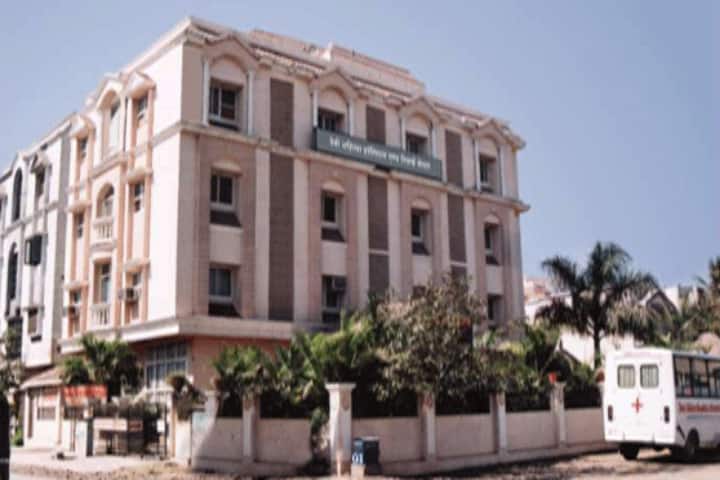 Devi Ahilya Nursing College campus in Indore, Madhya Pradesh, India — photo 1