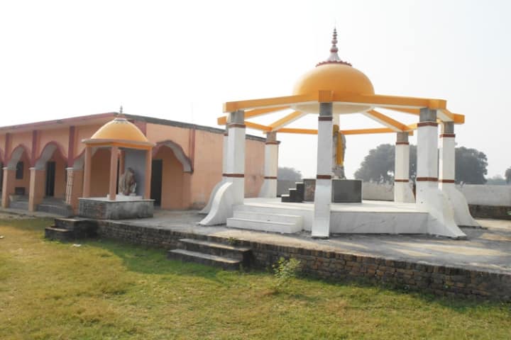 Sri Svaminath Singh Surendra Mahavidyalay campus in Ballia, Uttar Pradesh, India — photo 1