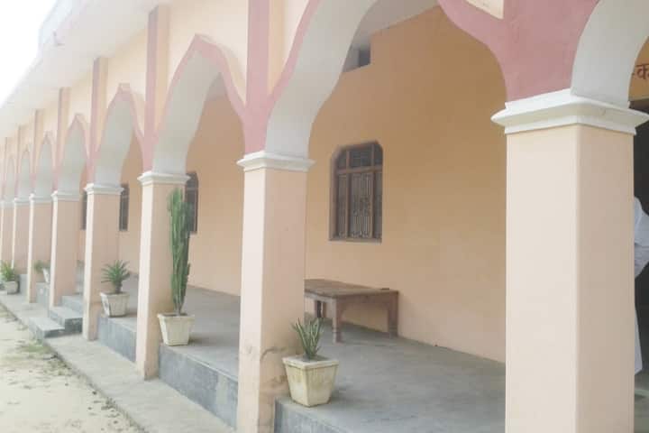 Sri Svaminath Singh Surendra Mahavidyalay campus in Ballia, Uttar Pradesh, India — photo 2
