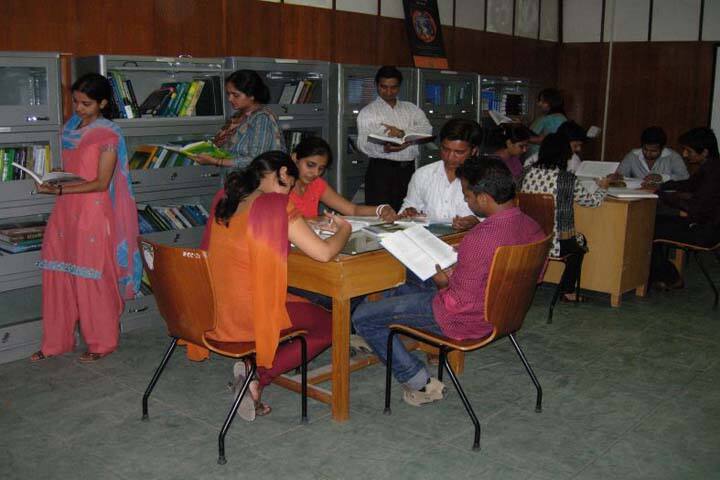Kurukshetra University campus in Kurukshetra, Haryana, India — photo 3