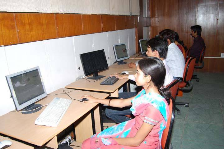 Kurukshetra University campus in Kurukshetra, Haryana, India — photo 4