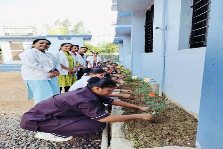 Navjeevan Nursing College campus in Chandrapur, Maharashtra, India — photo 6