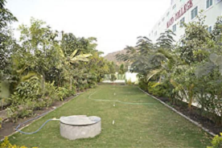 Mayo Group of Colleges campus in Bhopal, Madhya Pradesh, India — photo 4