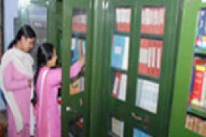 Ginni Devi Modi Girls PG College campus in Modinagar, Uttar Pradesh, India — photo 3