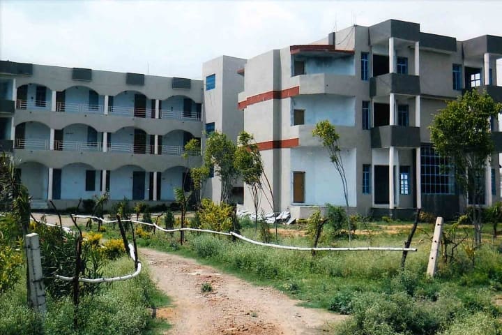 Pt Deen Dayal Mahavidyalaya campus in Ladampura, Madhya Pradesh, India — photo 1