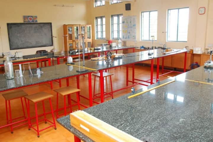 Sarojini Madhusudan Kushe Educational Institution campus in Mangalore, Karnataka, India — photo 4