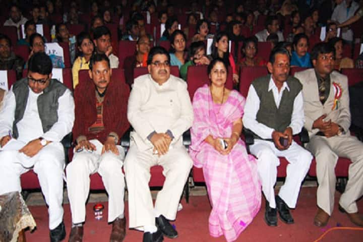Bright Career Girls Degree College campus in Lucknow, Uttar Pradesh, India — photo 2